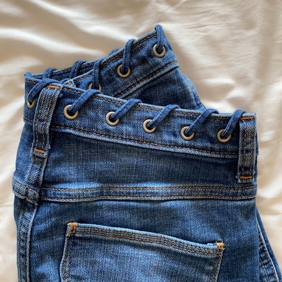 Abercrombie Fitch High Rise Shorts - Picture 3 of 4